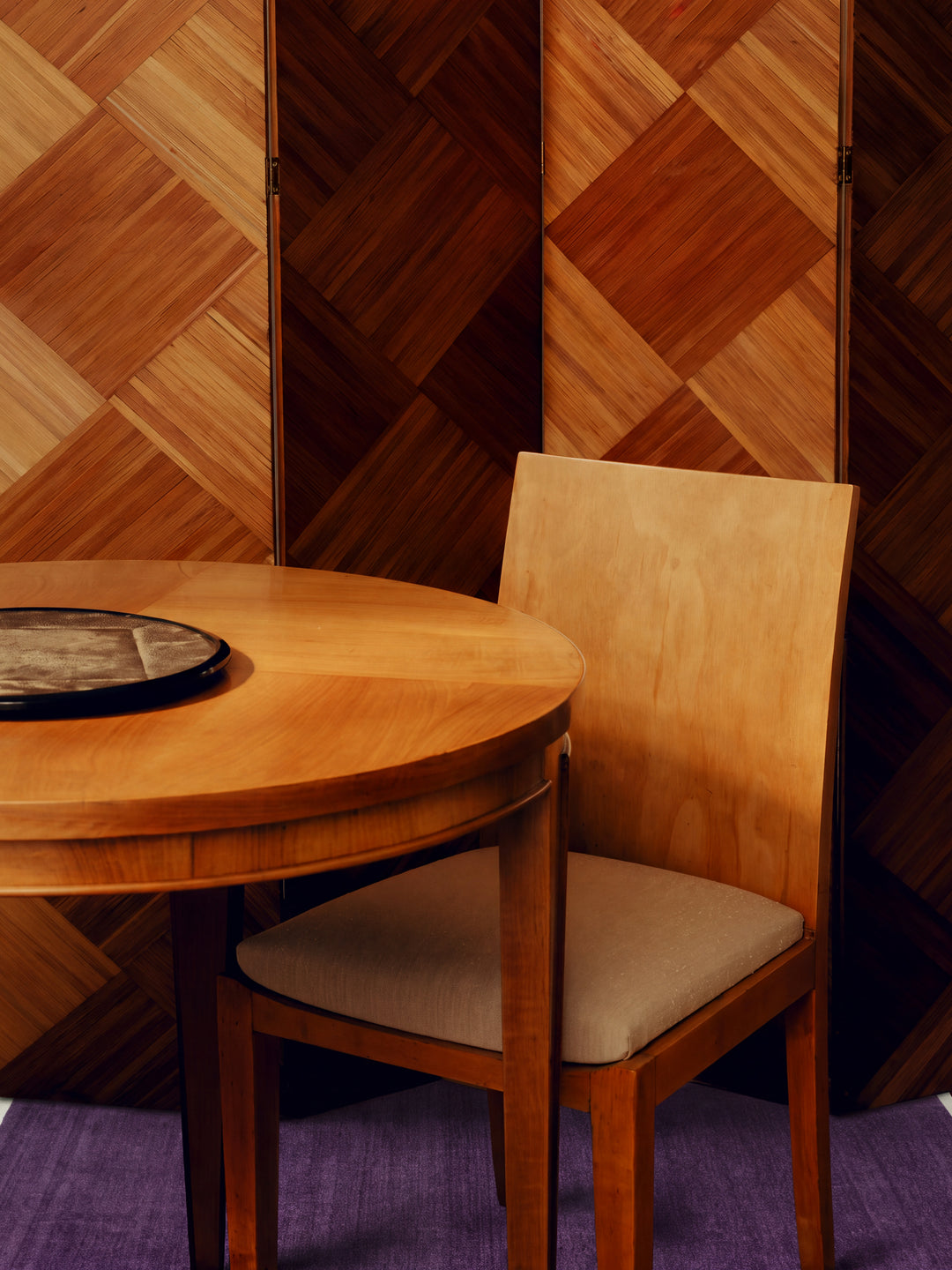 Royal %100 Yeni Zelanda Yünü El Emeği ile Üretilen Halı PLUM oda görünümü