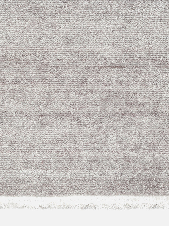 Victoria %100 TENCEL™ Lyocell El Emeği ile Üretilen Halı SILVER MIST saçak detayı